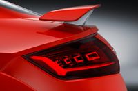 Bisher waren OLEDs nur bei Displays in den Armaturen im Einsatz. Aber jetzt haben Audi und BMW durch die Erhöhung der Leuchtkraft die organischen LEDs zur Serienreife gebracht, zuerst am Heck.