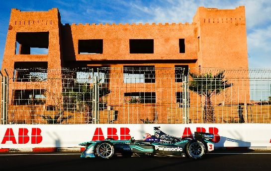 Ex-Auer-Stallrivale Felix Rosenqvist ist der Mann der Stunde in der Formel E. DS und Jaguar jubeln, Audi muss nachsitzen. - Rosen in Marrakesch