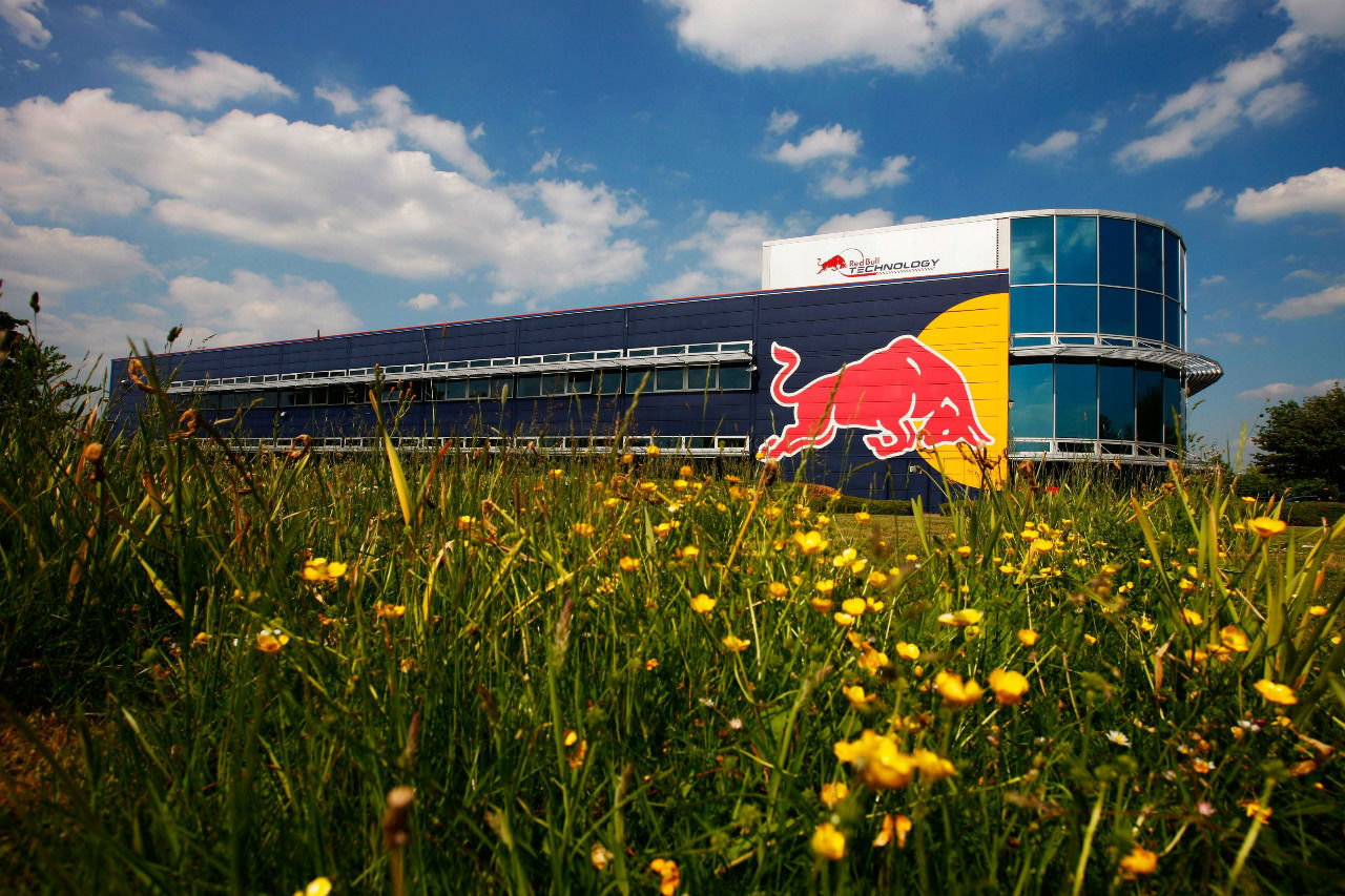 Blühende Landschaften: Die Fabrik von Red Bull Racing.
