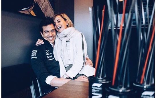 Das gab es noch nie: Binnen einer Woche gewinnen Frau und Mann jeweils als Teamchef Formel 1 und Formel E. - Die Woche der Familie Wolff