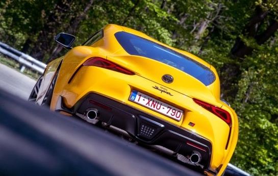 Dieser Toyota ist der bessere BMW geworden. Der Supra ist ein erwachsener und gutaussehender Sportwagen, der immer für ein Kurventänzchen zu haben ist. Jetzt lassen die Japaner ein unwiderstehliches zweites Angebot folgen: Mit der neuen Einstiegsversion spart man fast einen ganzen Corolla und bekommt sogar den besseren Tänzer. - Lass uns tanzen gehen