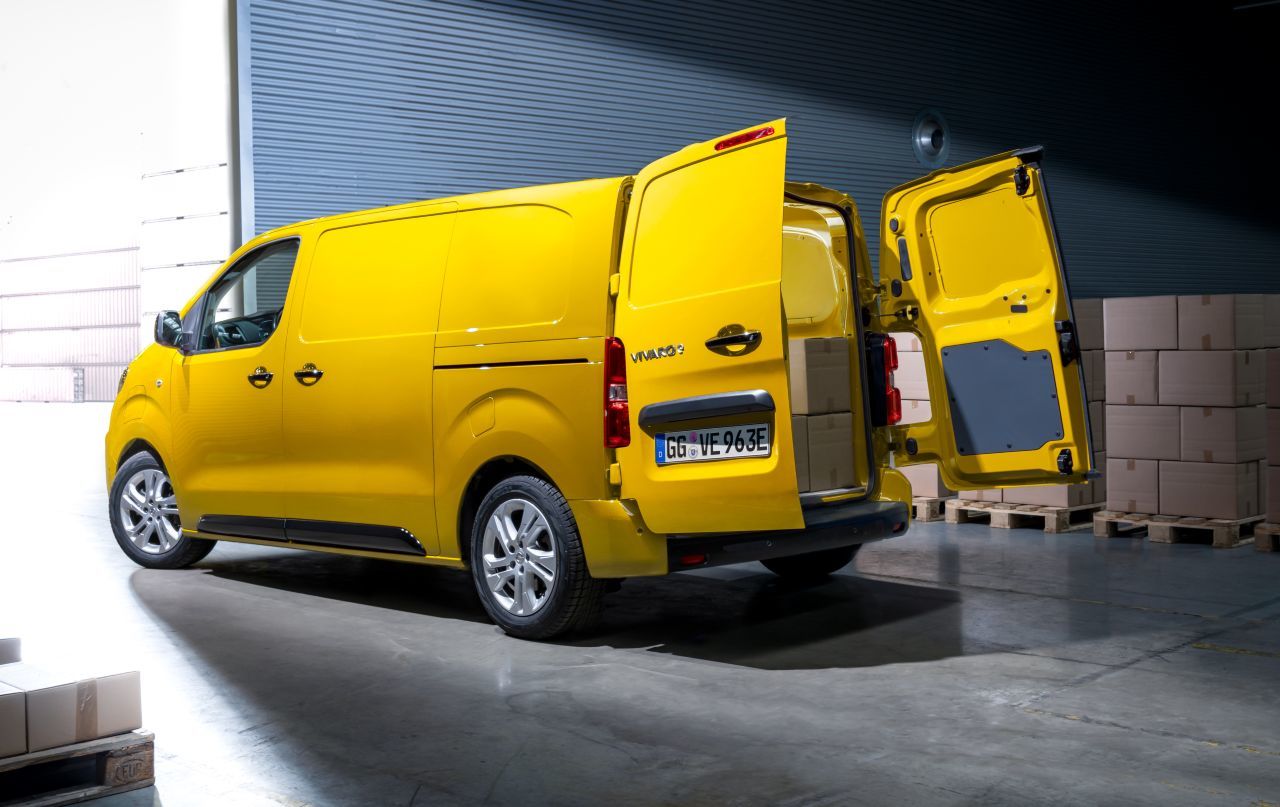 Der Opel Vivaro-e ist wie die anderen zwei Modelle in jeweils drei Längen erhältlich: 4,60 Meter, 4,95 Meter und 5,30 Meter.
