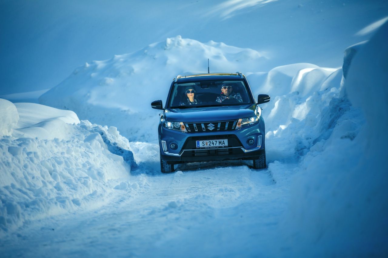 Daheim setzen Christian Schiester und seine Partnerin Daniela Bärnthaler im Winter wie im Sommer auf einen Suzuki Vitara Allgrip.