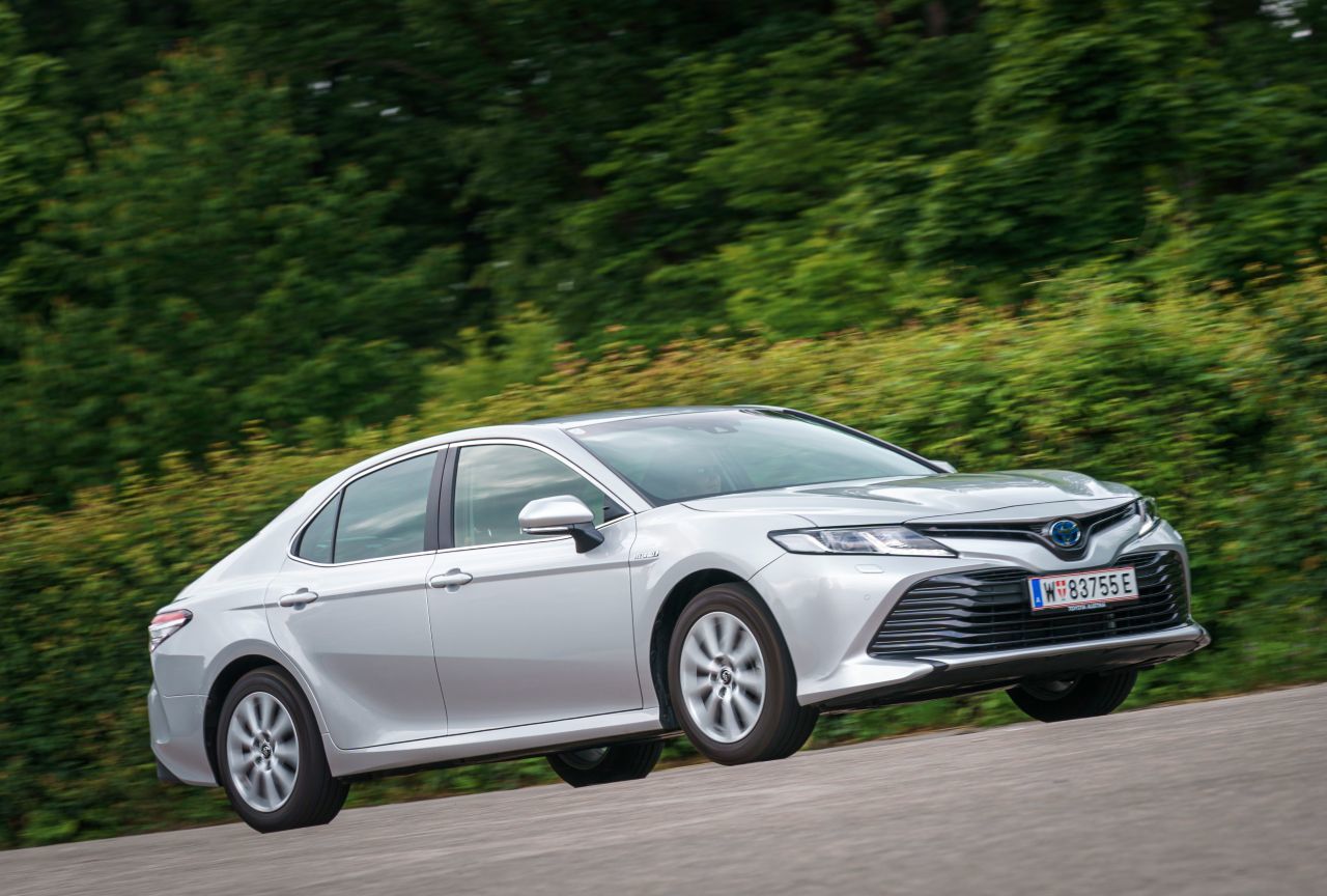 Der Camry zählt wie Corolla und RAV4 beständig zu den zehn meistverkauften Autos der Welt. Autobahn-Testverbrauch für Wien – Salzburg –Wien: 5,3 Liter.