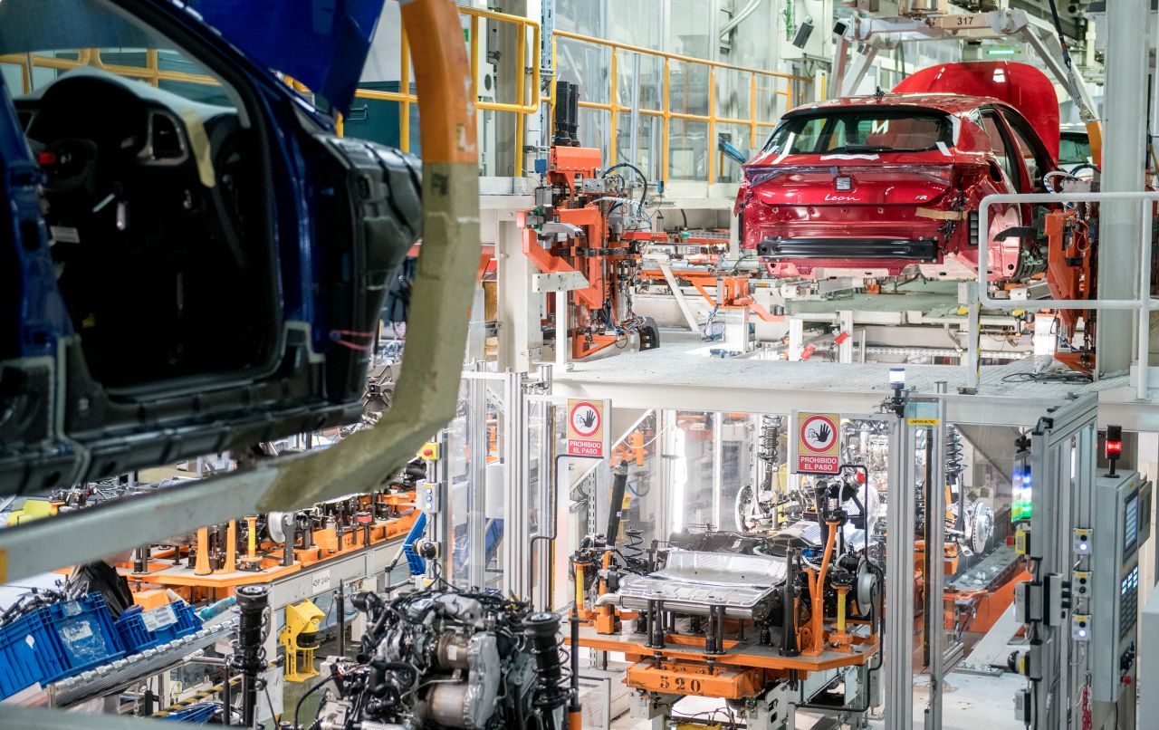 Das 1993 in Martorell eröffnete Werk gehört heute zu den modernsten im VW-Konzern. Durch Solaranlagen produziert es mehr Energie als es verbraucht.