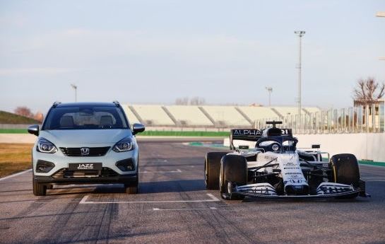 Monza-Sieger Pierre Gasly ist mit Honda-Power die Sensation der Stunde. Know How aus seinem Motor gibt es nun auch für die Fahrer des Honda Jazz. - Gaslys Siegermotor für die Straße