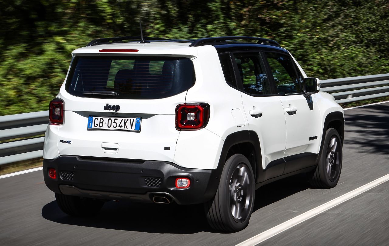 Neue Ära: Im täglichen Nahverkehr wird der Renegade zum Elektroauto, sofern man den Electric-Modus wählt und eine ständige Lademöglichkeit hat.