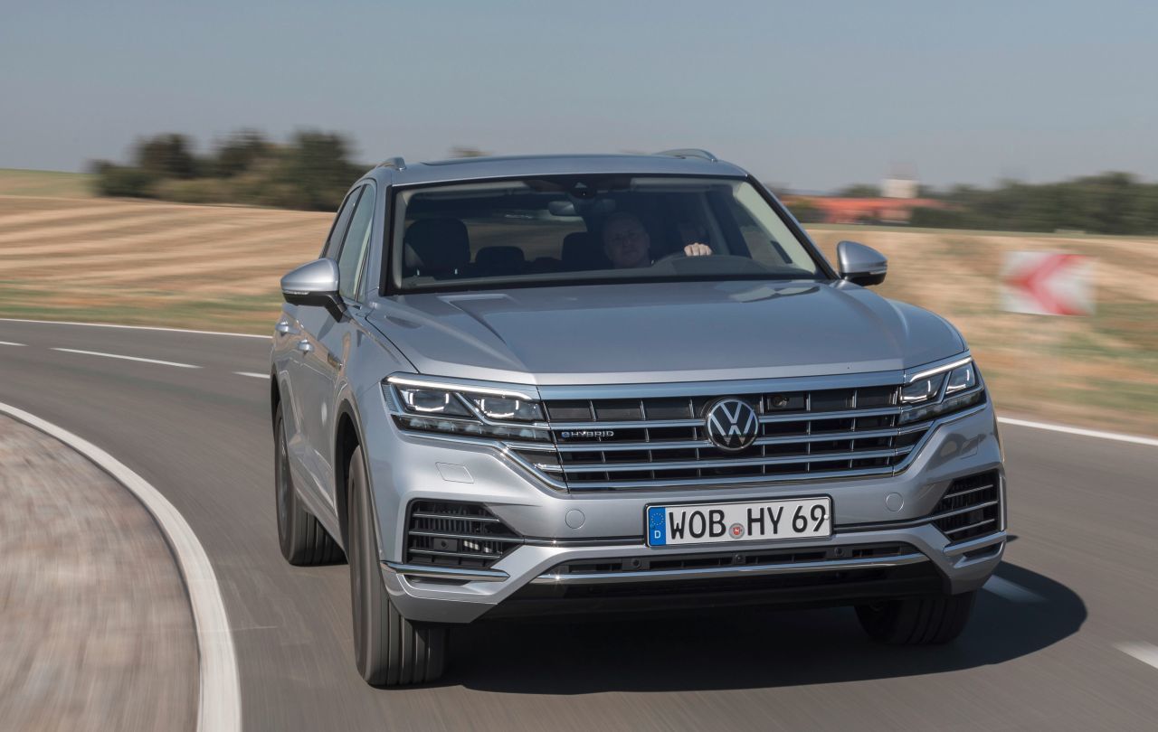 Touareg eHybrid: Oberklasse-SUV mit starken 381 PS Systemleistung und über 800 Kilometern Gesamtreichweite.