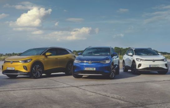 Die Elektrofamilie von VW wächst rasant und mit den neuen Antrieben ändert sich auch das Fahrerlebnis. Jetzt können die Elektro- und Hybridmodelle mit professionellen Instruktoren getestet werden. - VW bittet zum großen Test