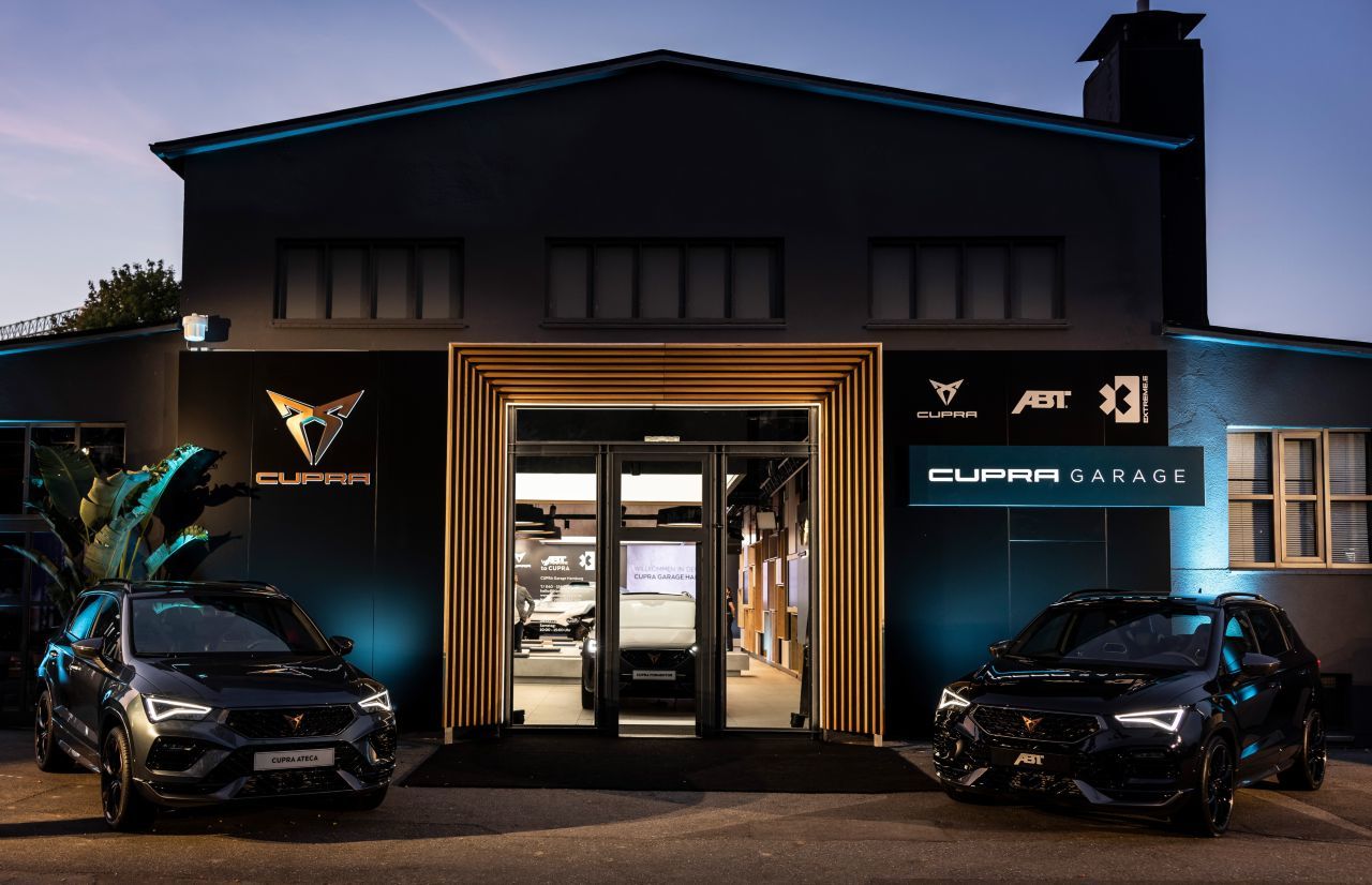 Cooler Markenauftritt in eigenen Cupra Garagen oder Cupra Corners, die von Cupra Mastern betreut werden. Österreich startet mit 40 Schwerpunkt-Händlern.