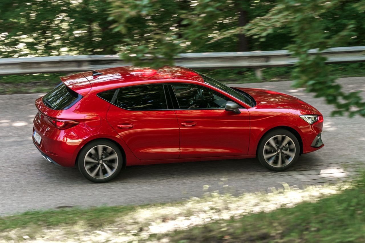 …auf Basis des 1,5 TSI ist wirklich angenehm und sparsam. Dass der Leon n der Länge über den Golf hinauswächst, aber trotzdem günstiger bleibt, unterstreicht das neue Selbstbewusstsein von Seat.