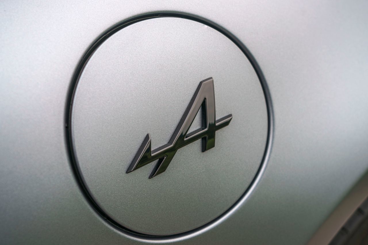 Schwarze Logos exklusiv für die A110S.