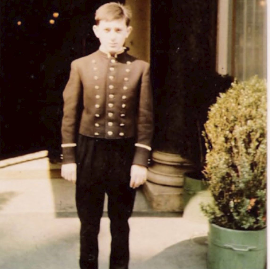 Und so hat alles angefangen: Walter als 16-jähriger Kellnerlehrling 1965 im berühmten Hotel Sacher.