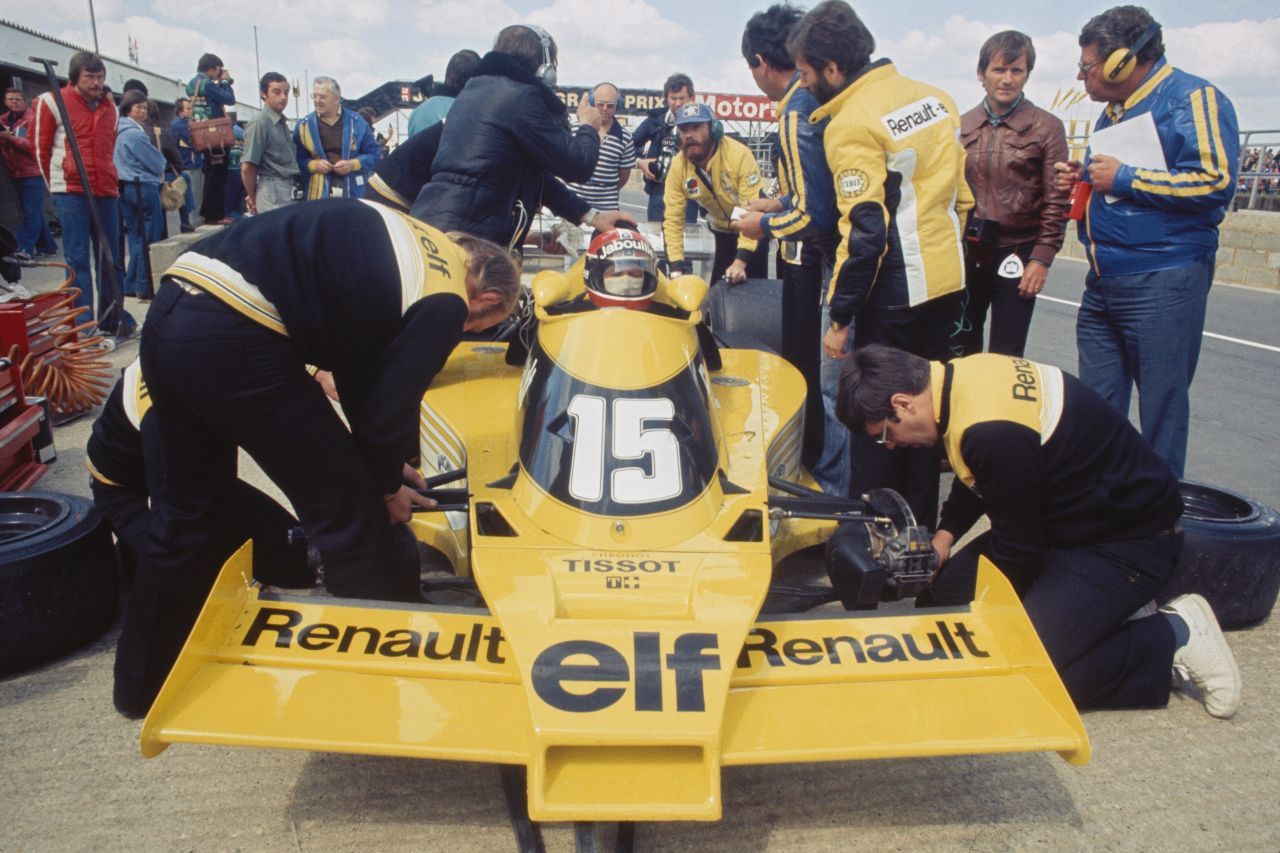 So  begann alles: Als Turbo-Pionier kam Renault 1977 in die Formel 1 und veränderte diese dramatisch.