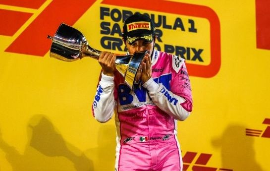 Ex ist fix: Sakhir-Sieger Sergio Perez wird 2021 bei Red Bull Racing fahren. Alex Albon muss auf die Ersatzbank. - Perez bei Red Bull Racing