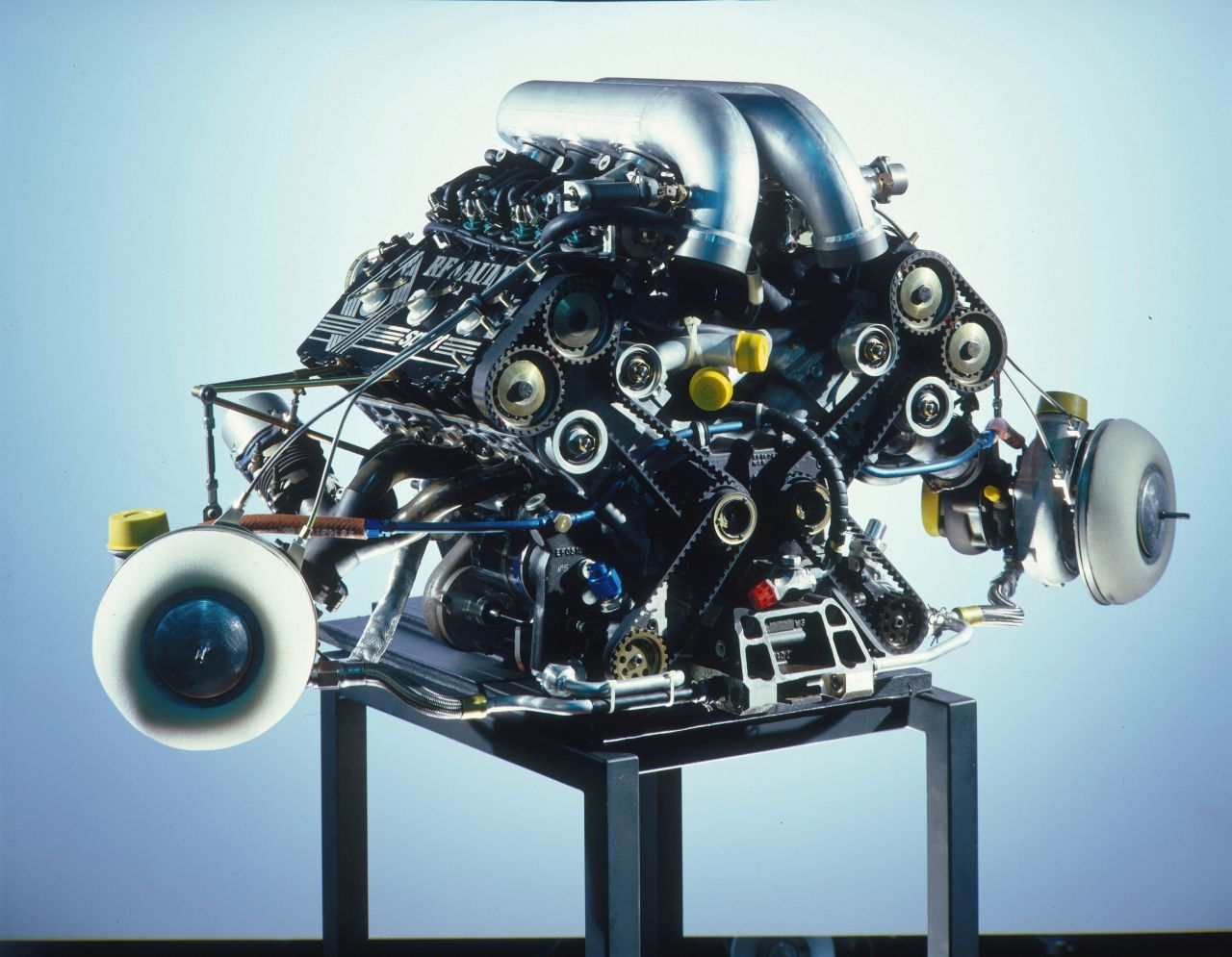Der Renaut-Turbomotor EF15. Mit diesem Triebwerk gewannen Ayrton Senna und Elio de Angelis Rennen für Lotus.