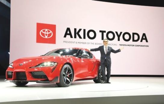 In Zeiten, in denen der Motorsport in fast allen Konzernen unter Druck, tut es gut, wenn noch wo Racer Unternehmen leiten. Wie etwa der beeindruckend motivierte Boss von Toyota. - Der fabelhafte Mister Toyoda