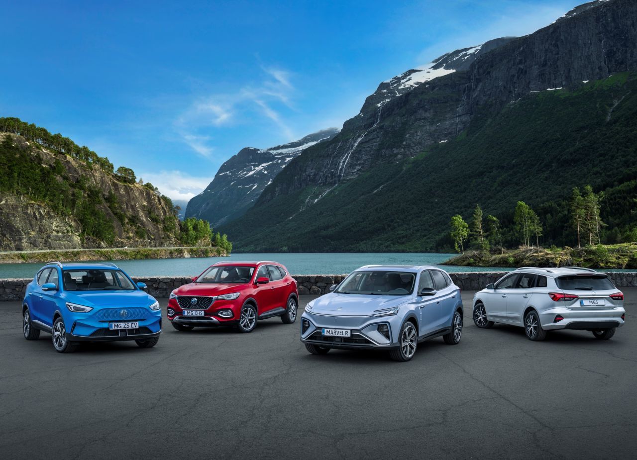 Die MG-Modellpalette 2022: MG ZS EV (Elektro), EHS (Plug-in-Hybrid) MG MARVEL R (Elektro), MG5 (Elektro).