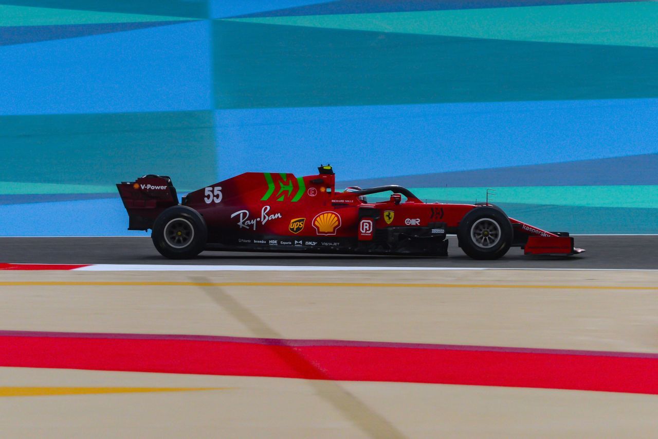 Ferrari: 16 Charles Leclerc, 55 Carlos Sainz.