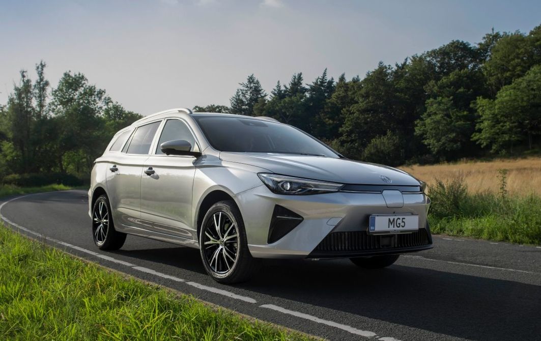 VORSTELLUNG: MG5 ELECTRIC, Schnell kombiniert