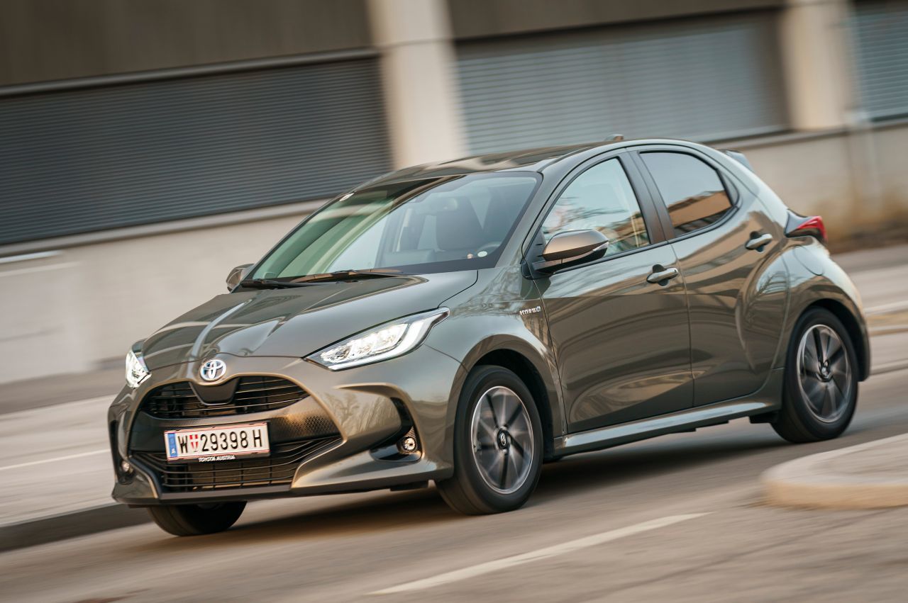 Besser angezogen: Der Yaris folgt dem aktuellen Trend in seiner Klasse und legt einen großen Auftritt im kleinen Format hin.