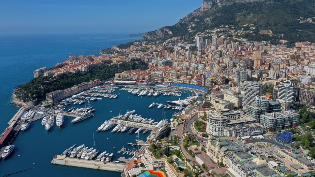 Immer wieder schön: das Fürstentum Monaco und die Strecke von oben.