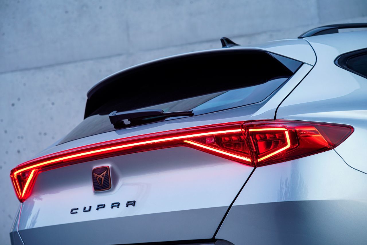 Beseelt von seiner trendigen, jugendlichen Heimatstadt gibt Cupra die coole Designmarke aus Barcelona – hinter der etablierte Technik steht.