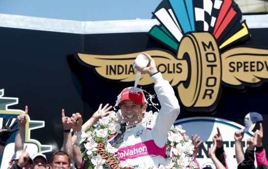 Indianapolis schreibt einmal mehr Geschichte: Beim Indy 500 gewinnt zum vierten Mal Helio Castroneves – mit nun 46 Jahren. - Castroneves: Sieg mit 46