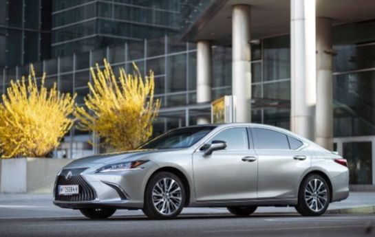 INTENSIV-TEST: LEXUS ES 300H - Das können die Deutschen so nicht