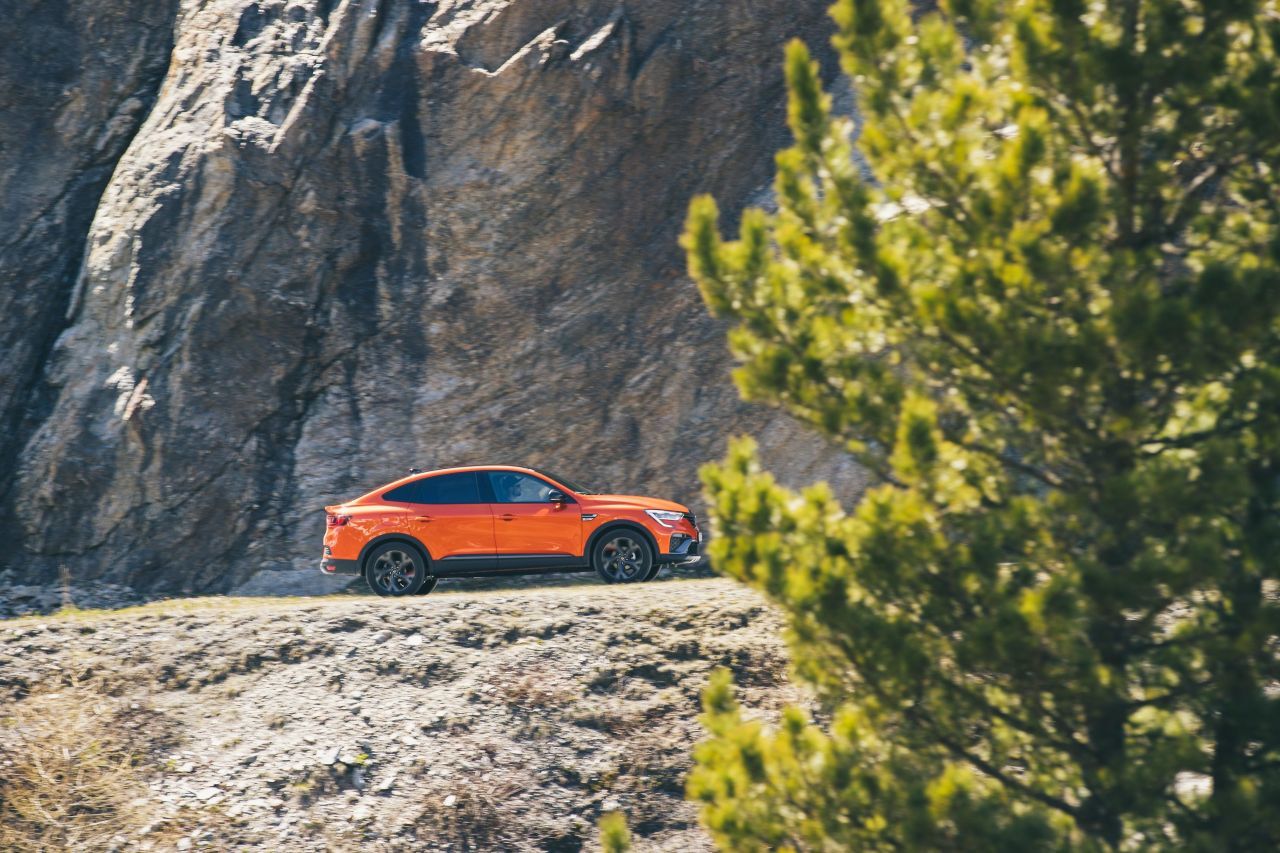 Fazit von Motorprofis-Tester Fabian Steiner: „Einziges SUV-Coupé abseits der hochpreisigen Premiummodelle – und das Designkonzept sorgt für einen starken Auftritt. Das Platzangebot ist erstaunlich gut, bei den Antrieben ist für komfortorientierte und sportliche Fahrer was dabei. Ziemlich attraktive Preise!