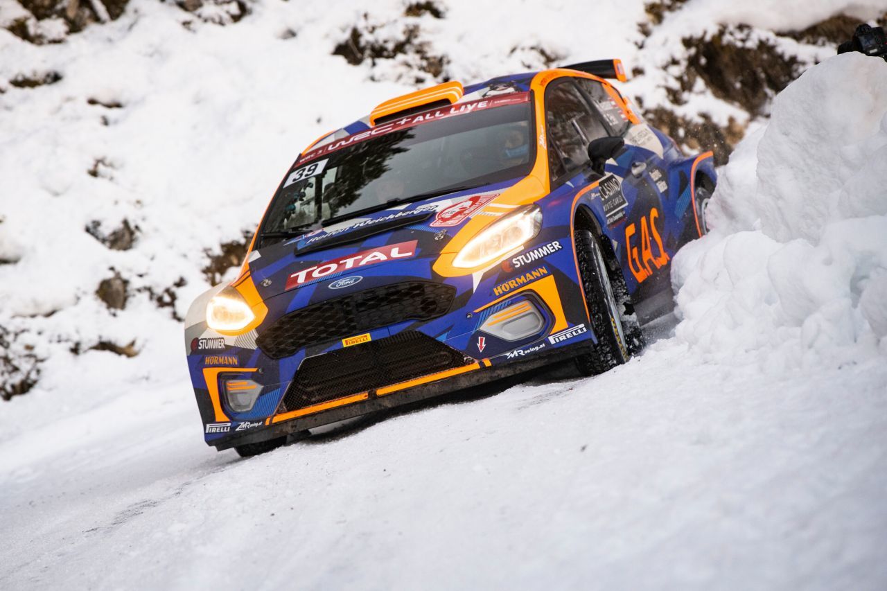 Derzeit setzt Ford noch auf den Fiesta, der auch bei Privatfahrern beliebt ist – hier etwa Hermann Neubauer bei der Rallye Monte Carlo.