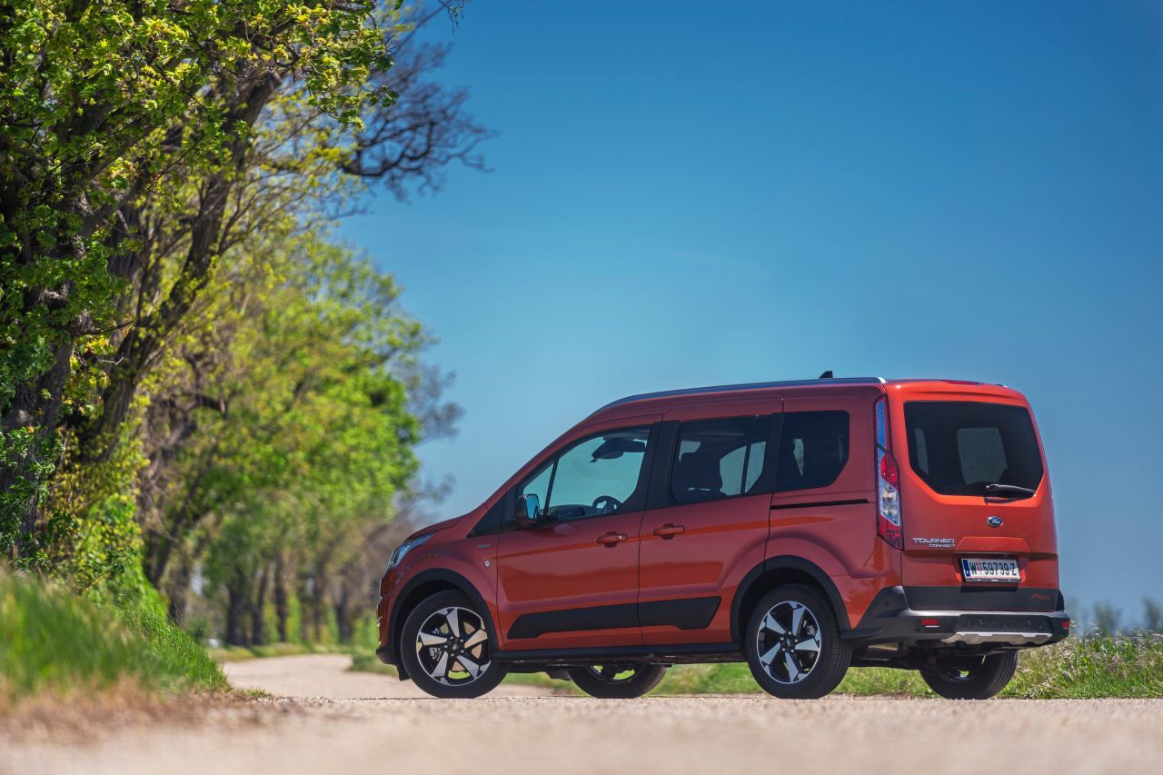 INTENSIV-TEST: FORD TOURNEO CONNECT ACTIVE, Ein Traum von Stauraum