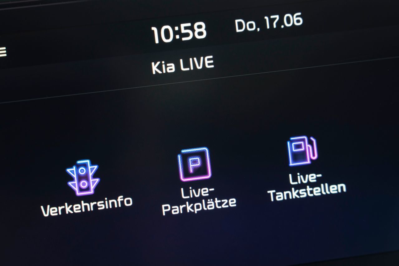 Verkehrsinformationen, Parkgaragen und Spritpreise werden live übermittelt.