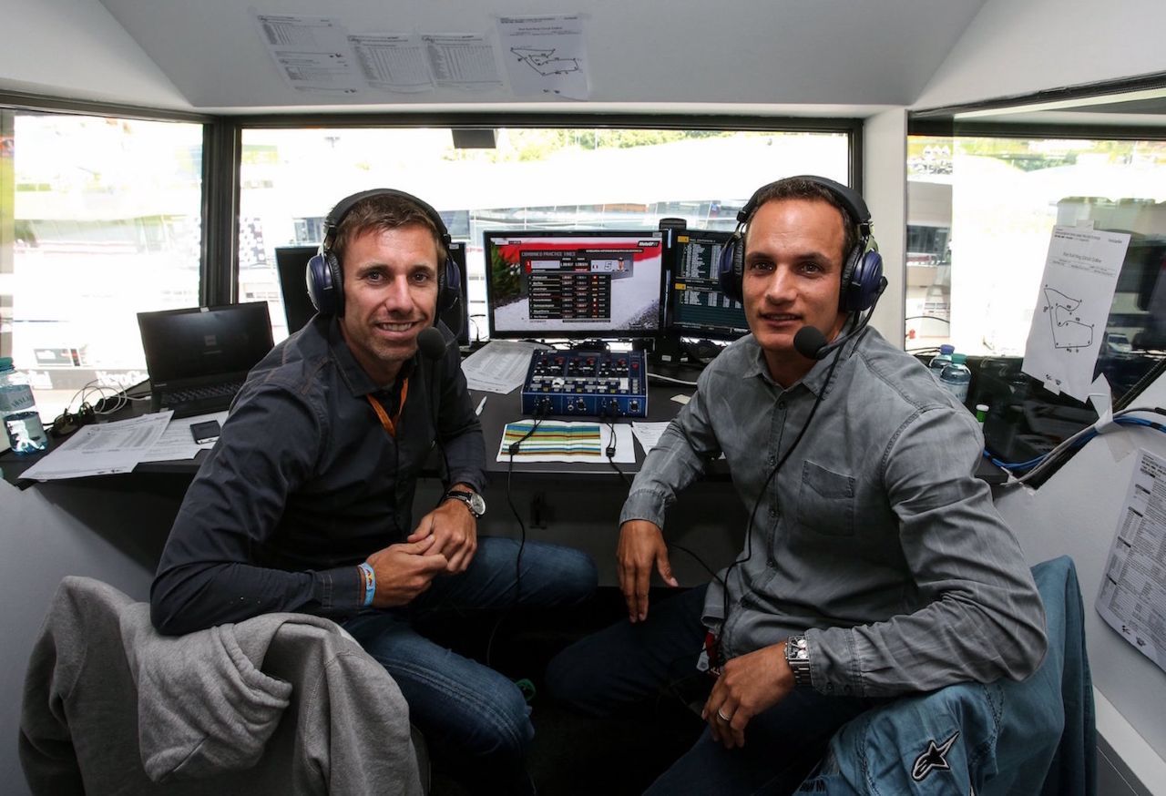 Top-Duo in der ServusTV-Kommentatorenbox: Christian Brugger und Alex Hofmann, der auch in unserer Story als Experte fungiert.