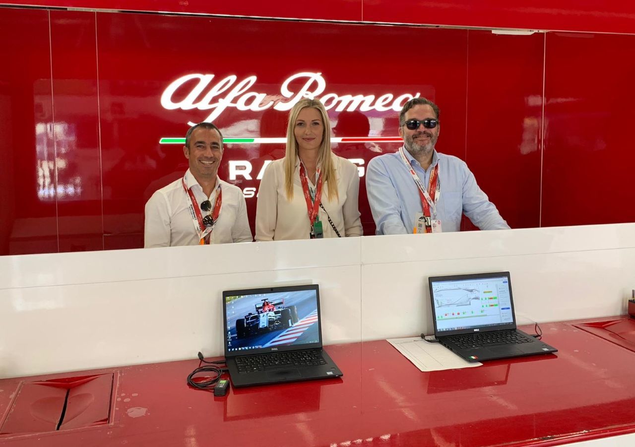 Bianca Steiner als Journalistin der Alfa-F1-Box.