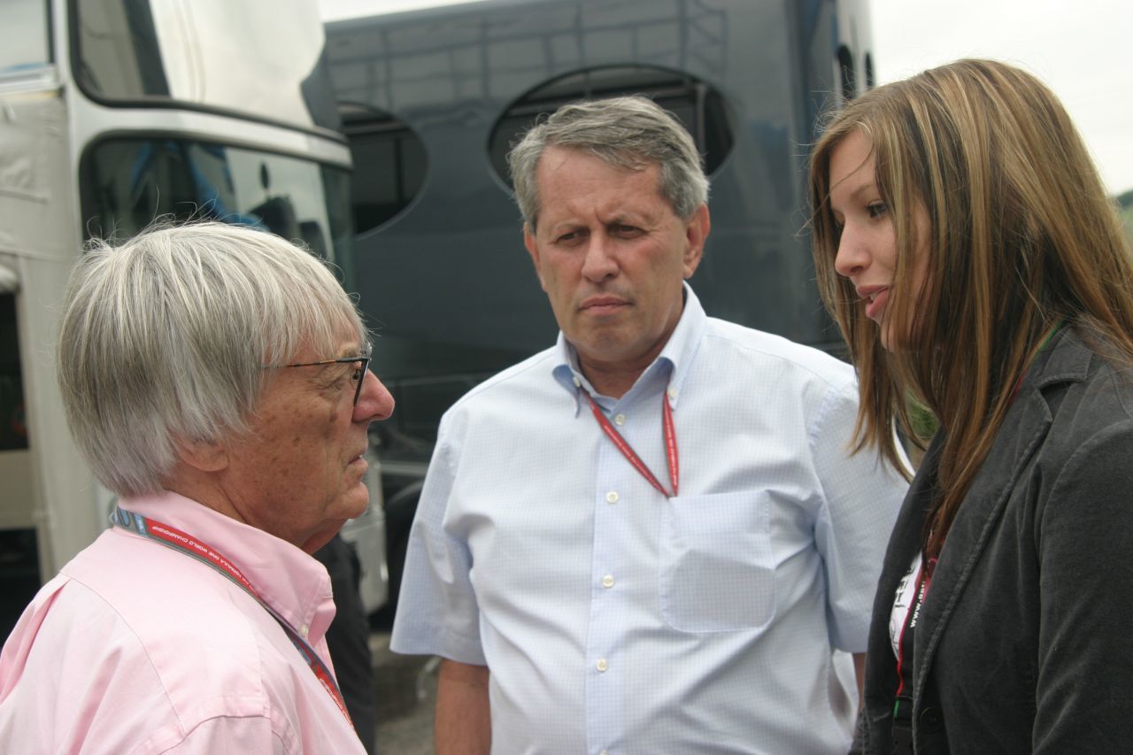 Bianca Steiner mit ihrem leider zu früh verstorbenen Förderer Tomas Frank – und mit einem gewissen Herrn Bernie Ecclestone.