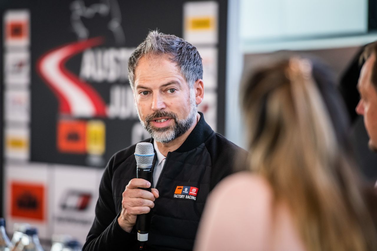 Jens Hainbach, Vice President von KTM Motorsport, garantiert für die tolle Unterstützung von KTM im Austrian Junior Cup.