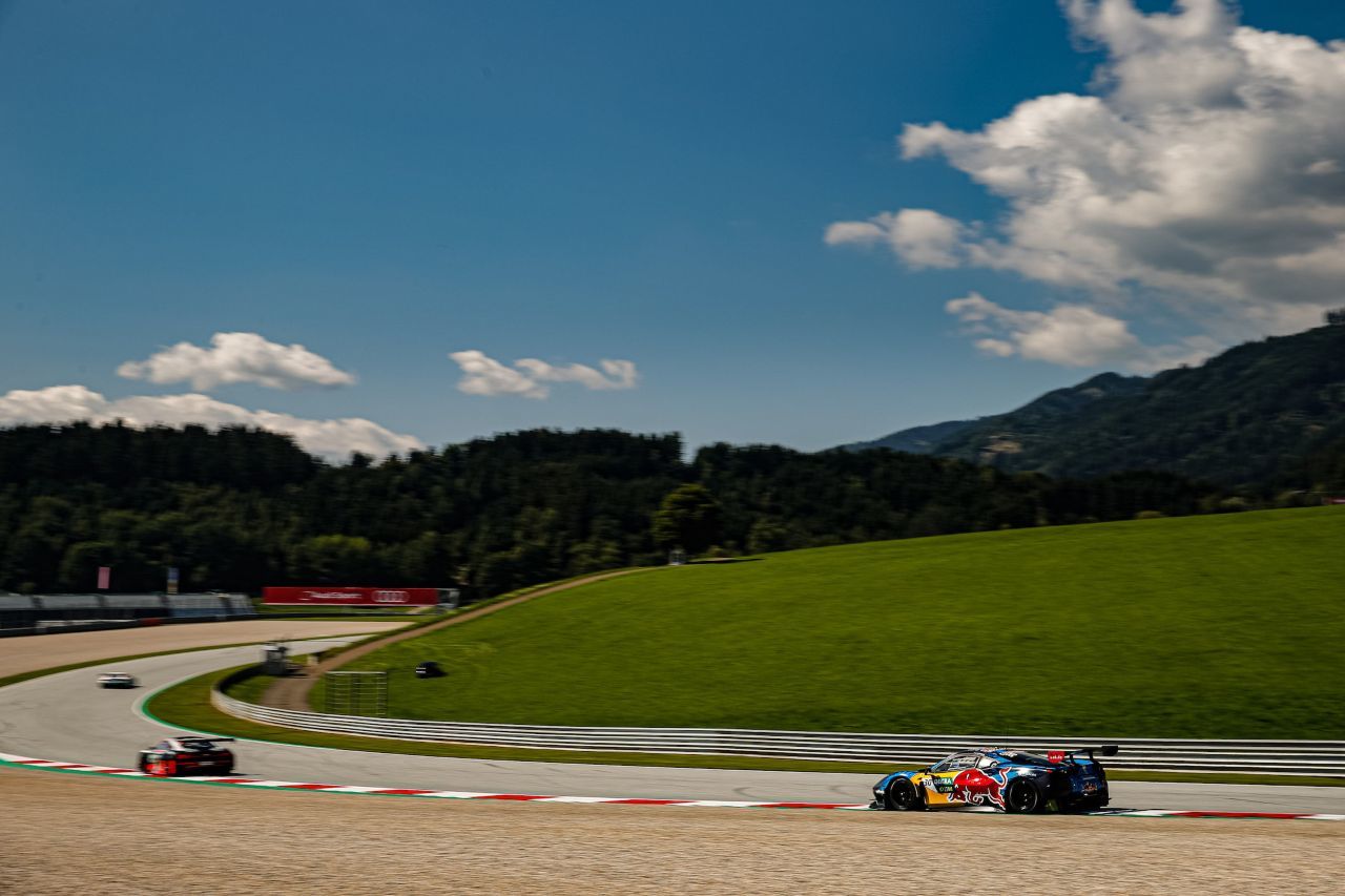 Atemberaubender Renn-Berg: Der Red Bull Ring sah ein spannendes erstes DTM-Rennen. Sonntag gibt es Teil 2 der Gala.