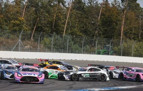 DTM live vom Hockenheimring. Lucas Auer auf Podiumskurs torpediert, Showdown Van der Linde - Lawson immer enger. - Luggi Auer: Triumph nach Drama