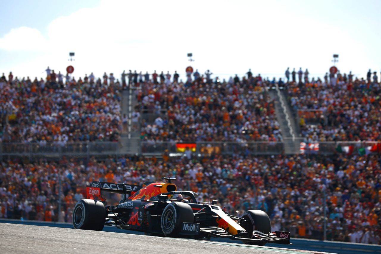 Knallvolle Tribüne, trotz Zusatz-Aufbauten: Der USA-GP war nicht nur für Max Verstappen ein voller Erfolg, sondern auch für die Formel 1.
