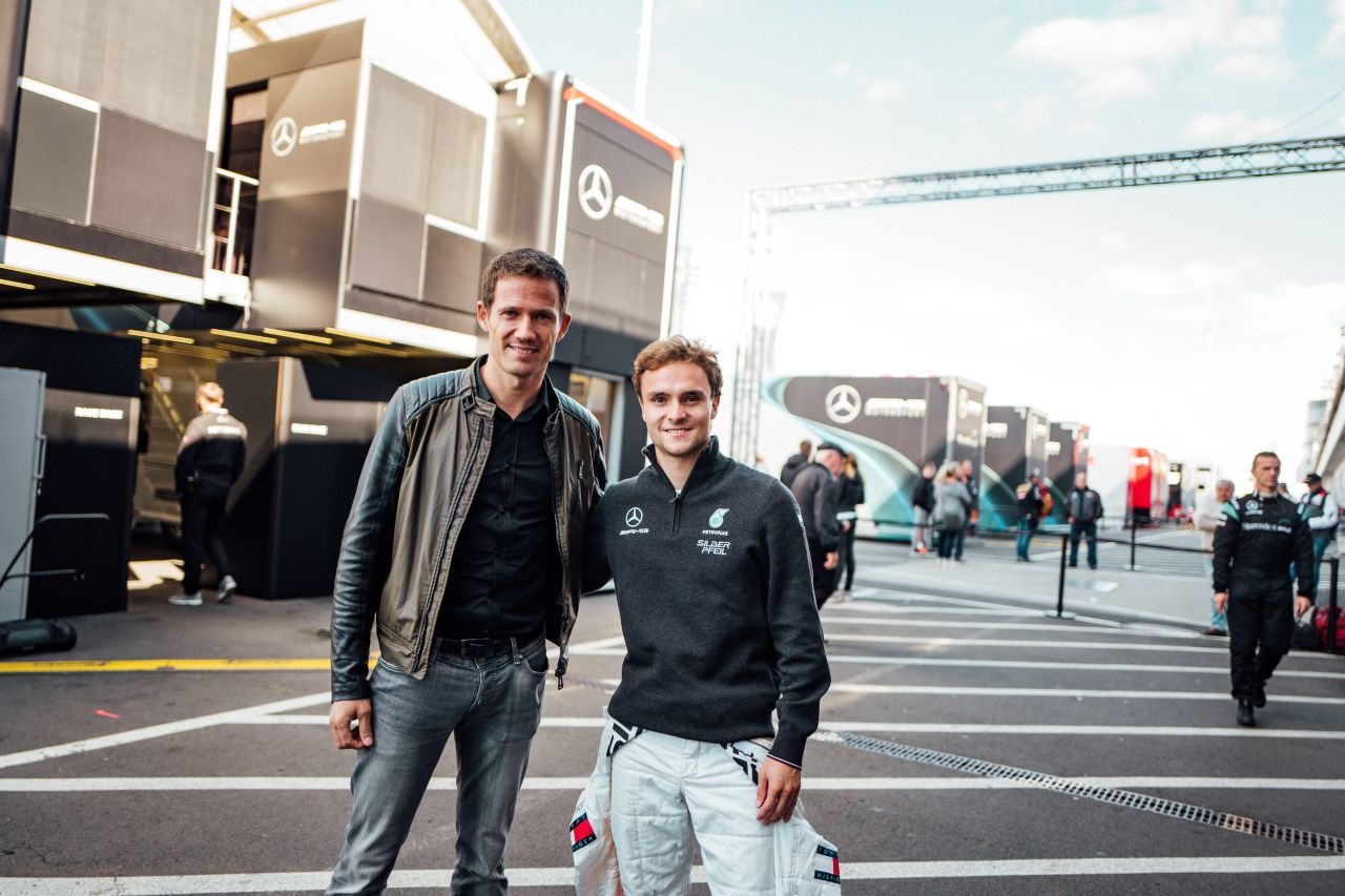 Ogier war auch schon in der DTM unterwegs, in der seine Frau für RAN moderiert – hier im Bild mit Lucas Auer.