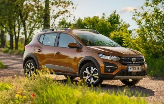 TEST: DACIA SANDERO STEPWAY TCE 90 - Aufsteiger des Jahres