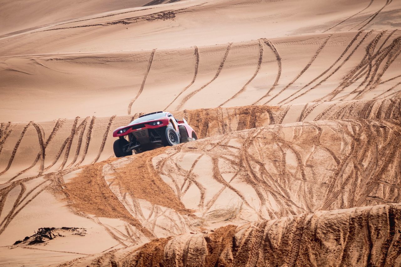 Sebastien Loeb: Die Dakar 2022 sorgt für Spuren im Sand.