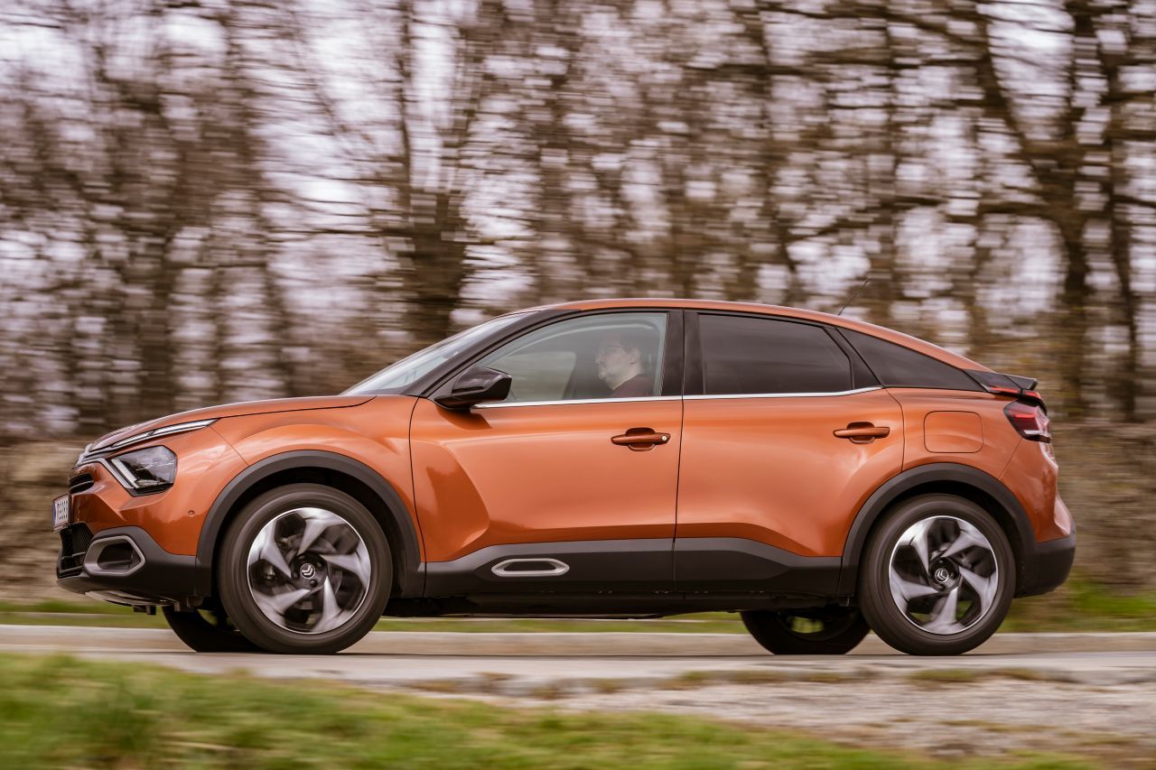 Fazit von Motorprofis-Tester Fabian Steiner: „Es muss nicht immer SUV sein: Der C4 hebt sich mit seinem Crossover-Coupé-Design auf kreative Art ab…