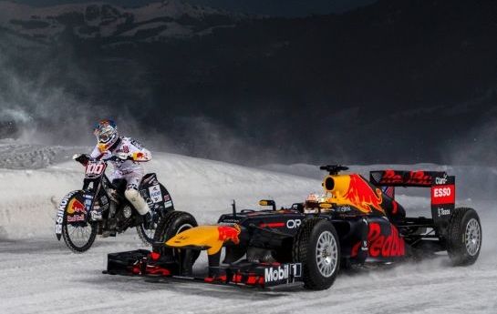 Weltmeister Max Verstappen ist erstmals wieder zurück im Auto – und das auf Eis und Schnee. Sein Duell gegen Franky Zorn sorgt für heiß-kalte Bilder. - Max Verstappen  bekämpft den Zorn