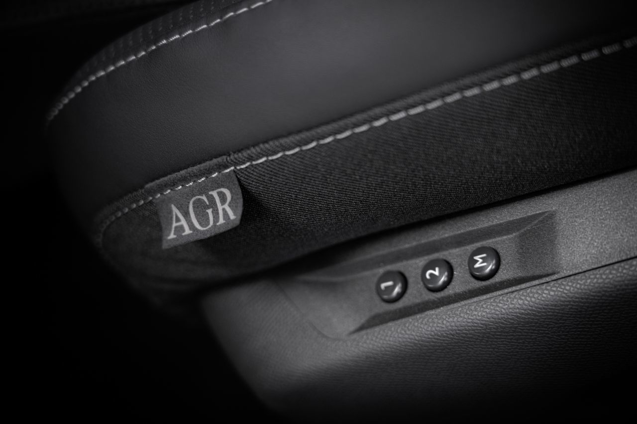 Die ergonomischen Komfort-Sitze mit AGR-Siegel sind Opel-Tradion.
