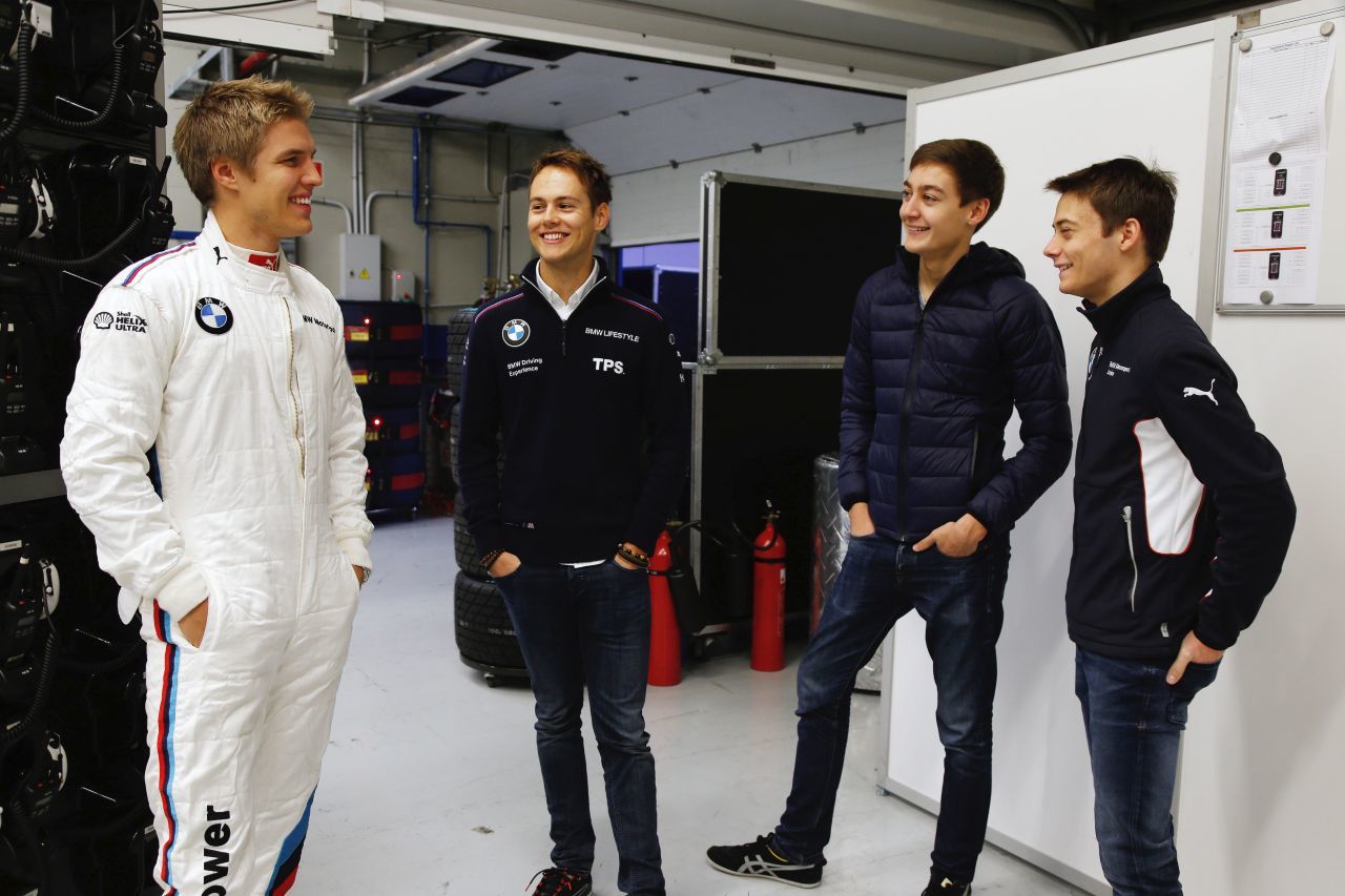 George Russell beim DTM-Test für BMW mit Krohn, Blomqvist und Deletraz.