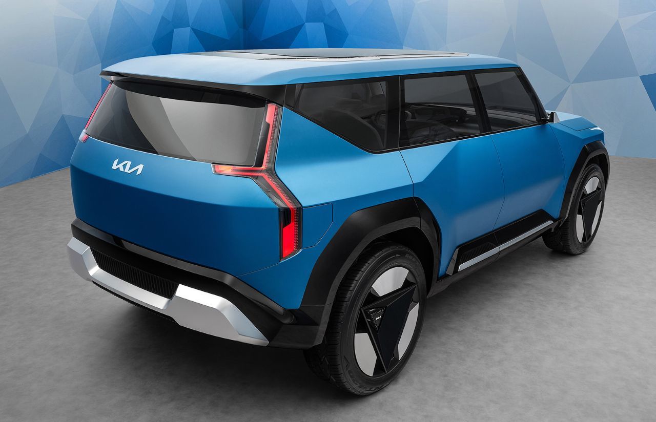 Ein Design, das Jeep neidisch machen könnte: Der Kia EV9 setzt bewusst auf vermeintliche Unvereinbarkeiten - etwa Maxi-SUV und Elektroantrieb.