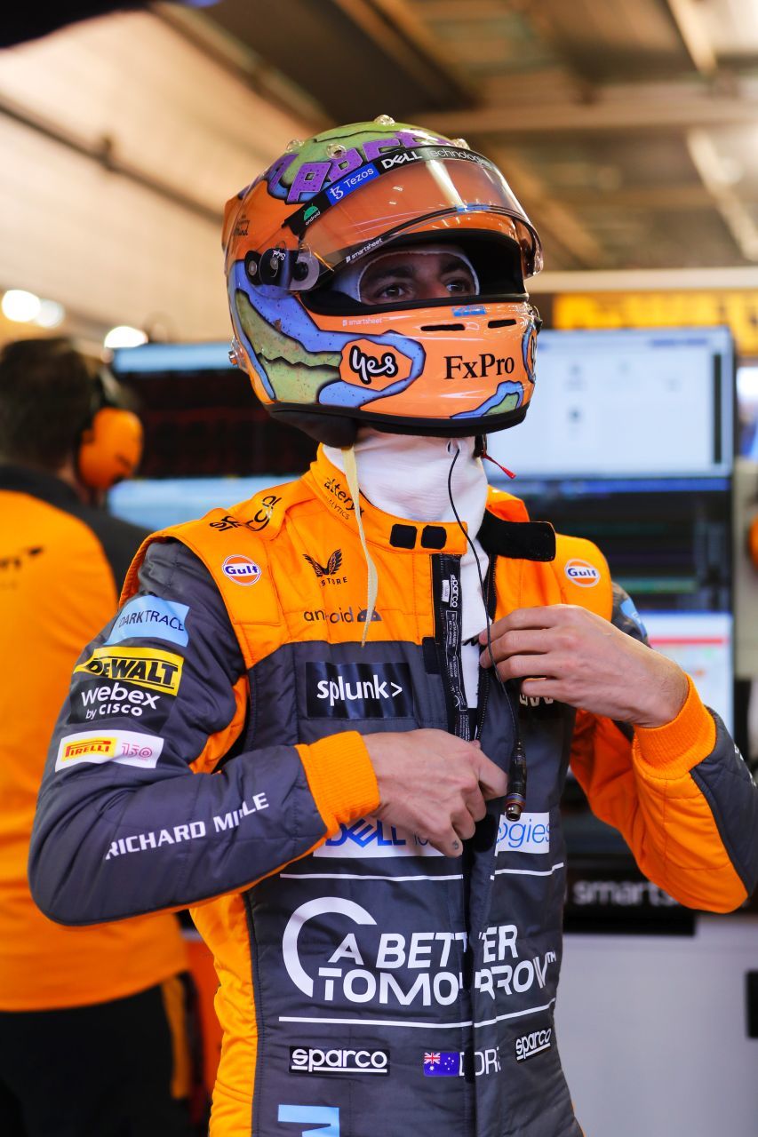 Der Blick hat sich verändert: Dani Ricciardo hat nun bei McLaren die Leichtigkeit des Seins verloren.