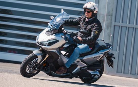 Test: Honda ADV350 - Abenteuer voraus!